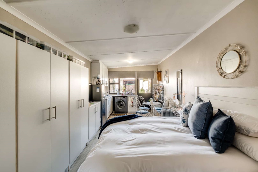 5 Bedroom Property for Sale in Kirstenhof Western Cape
